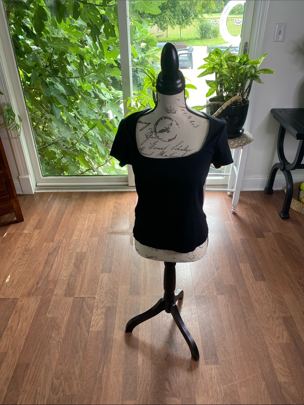 Old Navy Black Square Neck Short Sleeve Tee - Fitted Style